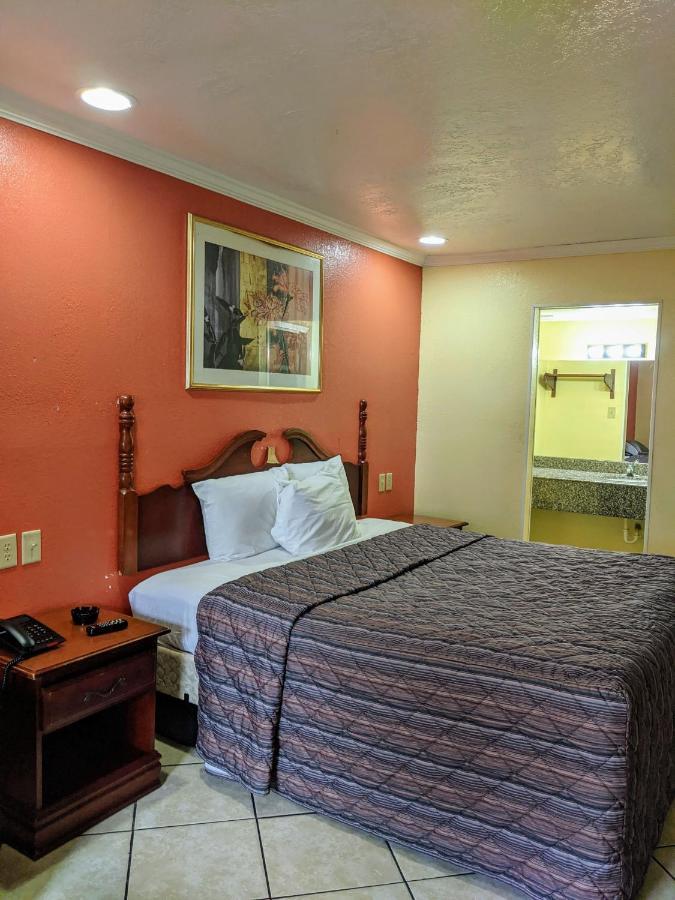 Lake Houmas Inn Bagian luar foto