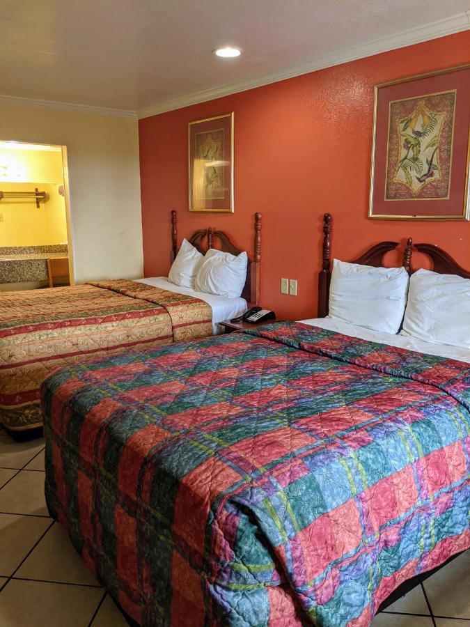 Lake Houmas Inn Bagian luar foto