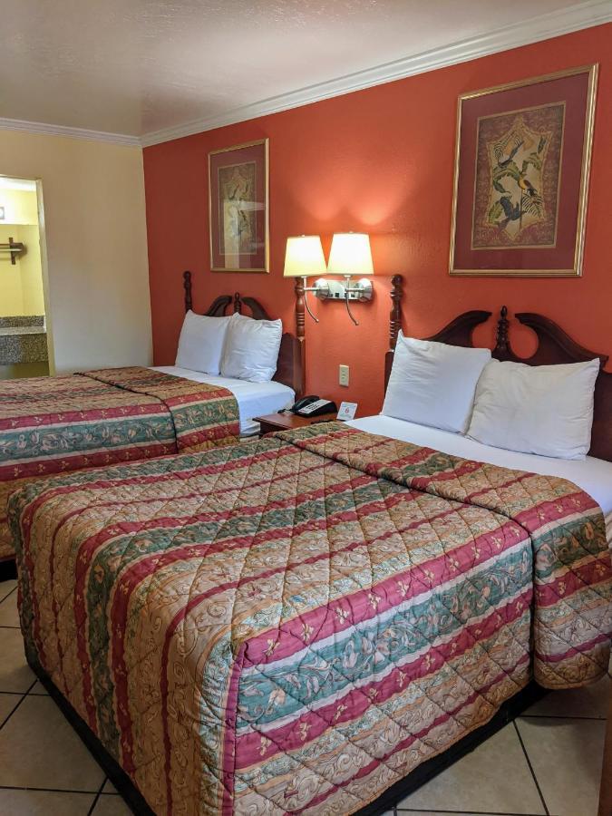 Lake Houmas Inn Bagian luar foto