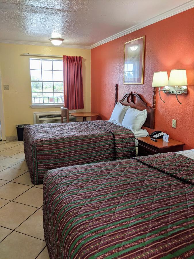Lake Houmas Inn Bagian luar foto