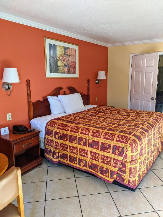 Lake Houmas Inn Bagian luar foto